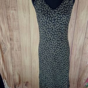 Ann Taylor Black V-Neck Dress With An Abstract Pattern